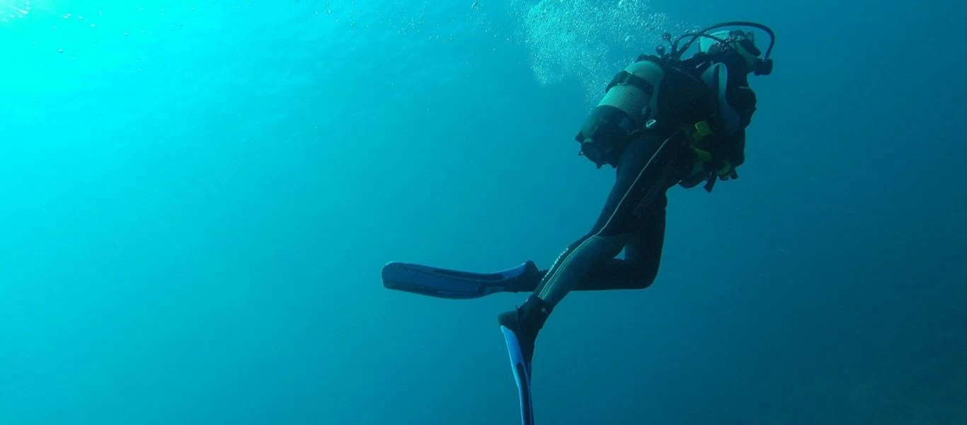 Σαλαμίνα: Συνεχίζονται οι έρευνες για τον εντοπισμό 46χρονου δύτη